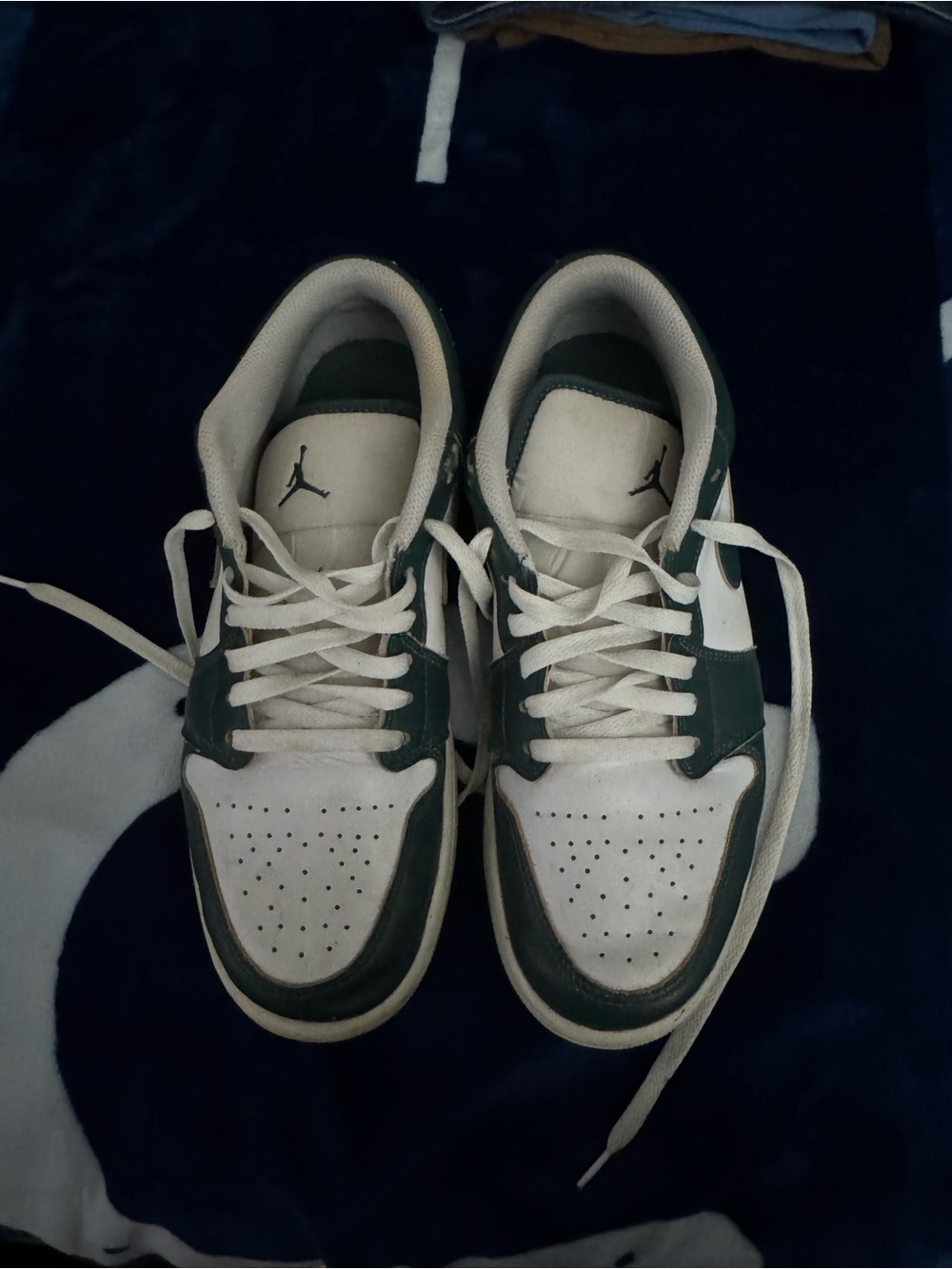 Nike Low-Top Sneakers - White & Dark Green